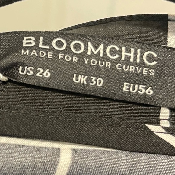 NWT Plaid Notched Button Up Ruffle Sleeve Split Hem Blouse size 26 - Picture 10 of 10